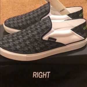 VETEMENTS
Logo collapsible heel canvas sneakers
